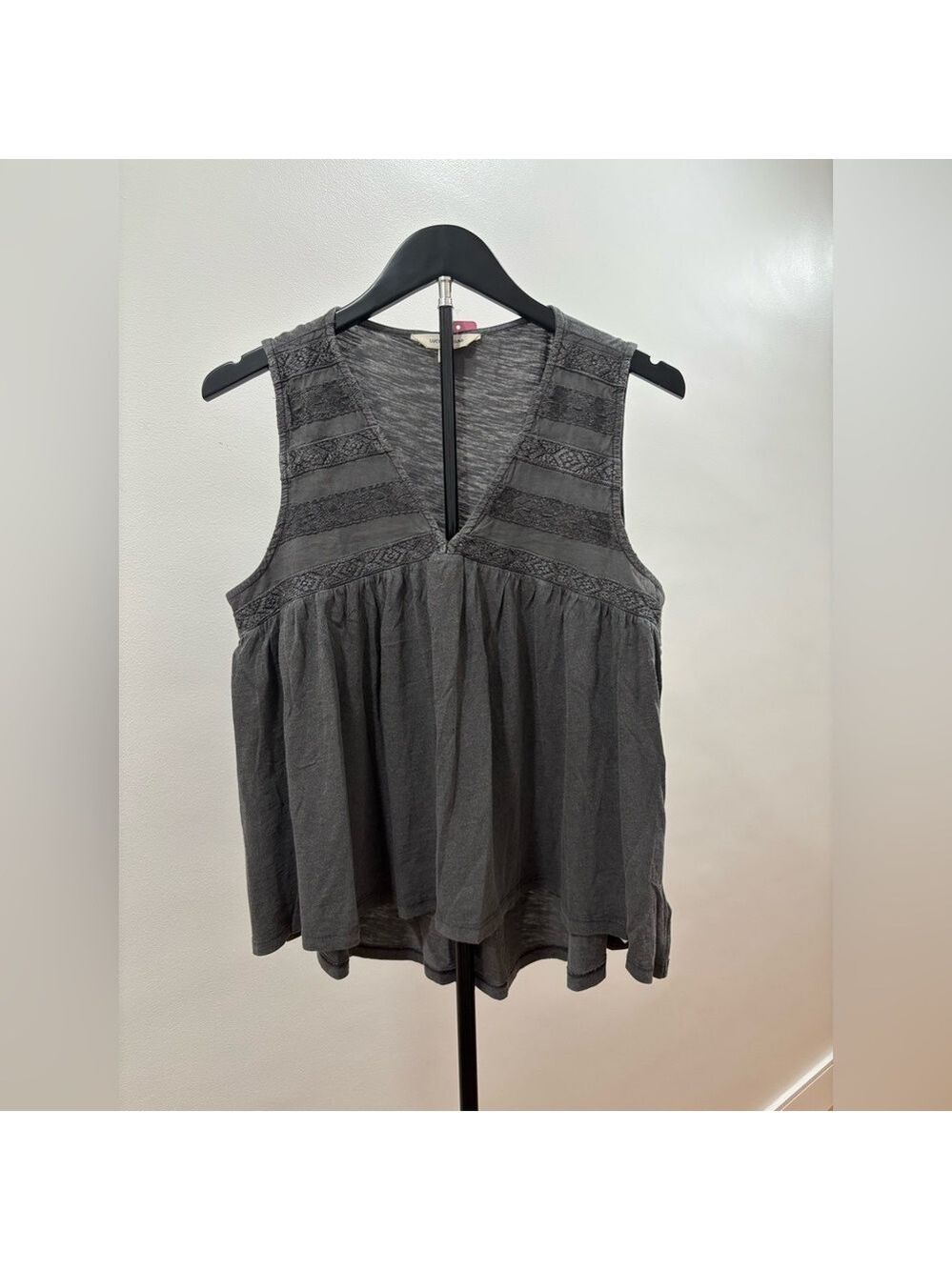 429. Lucky Brand Sleeveless V-Neck Crochet Trim Tank Top - Gray